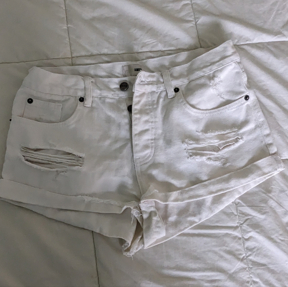 Amuse Society White Denim Shorts - Size 29